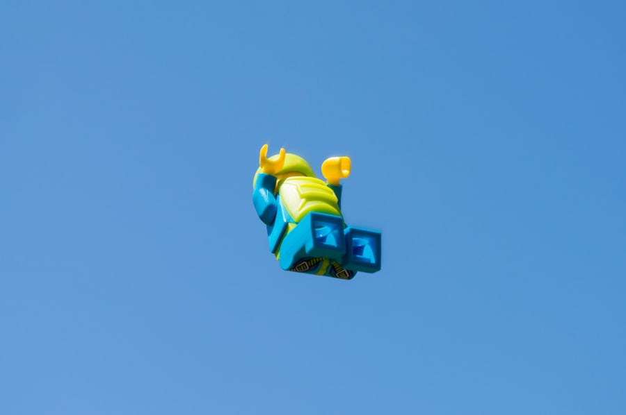 Lego skydiver